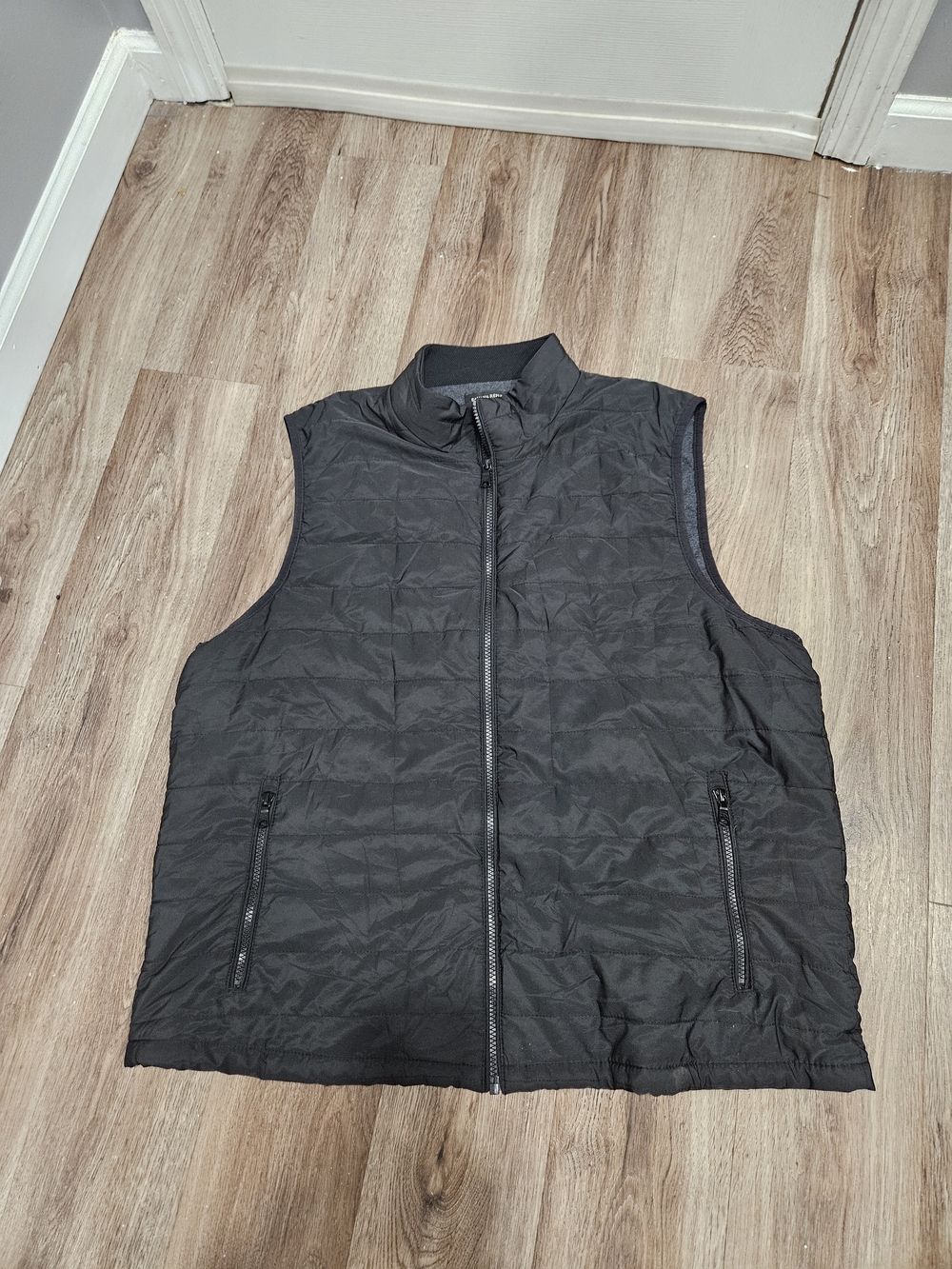Banana Republic Men's Quilted Vest in Black